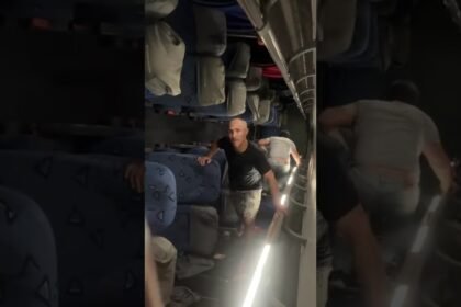 Ônibus capota após colidir com carreta na Br-232 no Distrito de Bonança em Moreno !