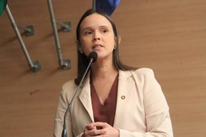 Flavia de nadeje ex-basse do Prefeito João Campos assina pedido de CPI